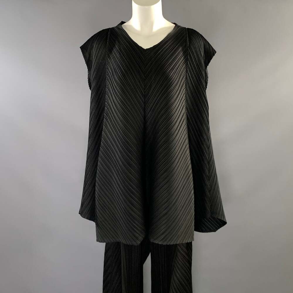 VANITE COUTURE Size One Size Black Polyester & Spandex Pleated Set